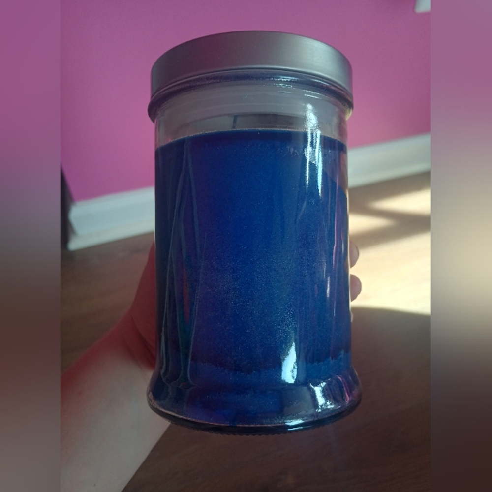 🕯️ Tuscany Candle Tropical Island Blue Candle NWT! - Picture 3 of 5